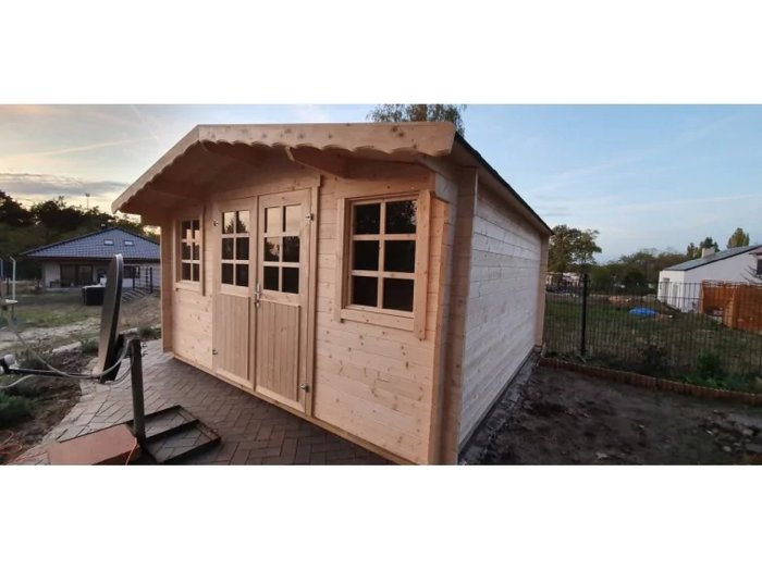 Porównanie drewna, stali i tworzywa w lekkich konstrukcjach ogrodowych